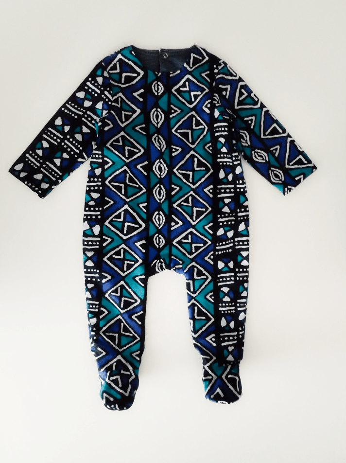 pyjama pour bébé en Wax bleu indigo imprimé géométrique type "Bogolan"