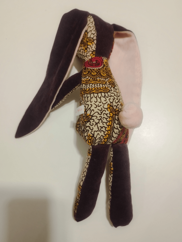 Doudou peluche en wax vue de dos