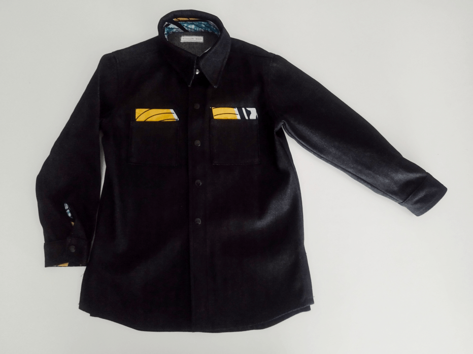 surchemise en denim foncé posé à plat