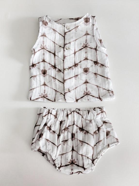ensemble pour bébé composé d'une culotte et d'un débardeur en double gaze imprimé
