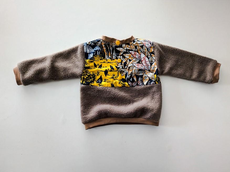 sweat bi'matière en maille teddy et wax couleur taupe et jaune