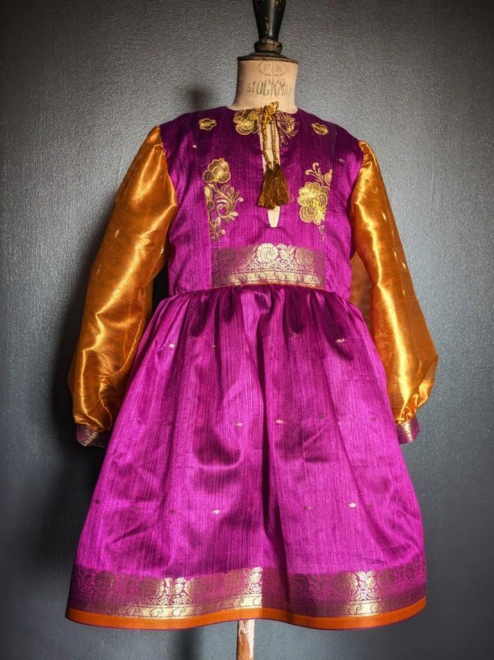 robe brodée en sari indien rose et safran