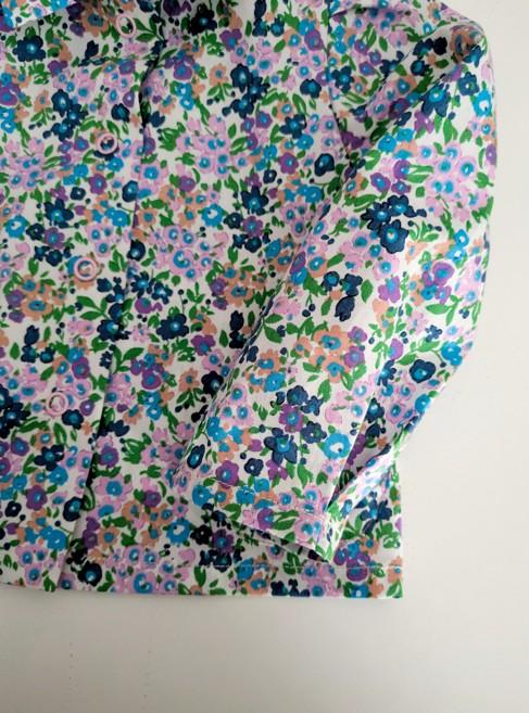 détail de bas de manche pour chemise bébé