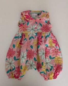 Combinaison fleuri rose pour bébé