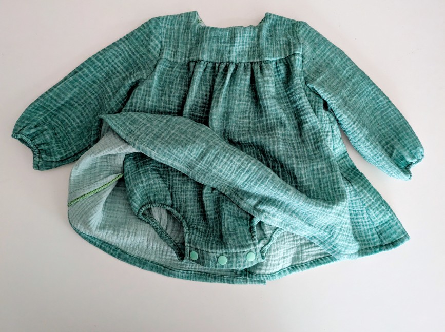 Robe 2 en 1 en gaze de coton de couleur verte pour bébé