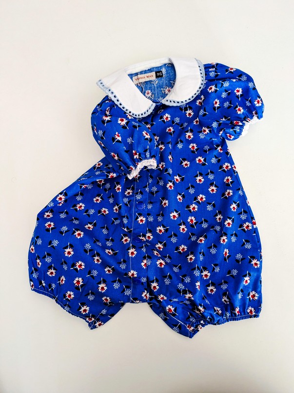 barboteuse en popeline de coton bleu fleuri pour fille